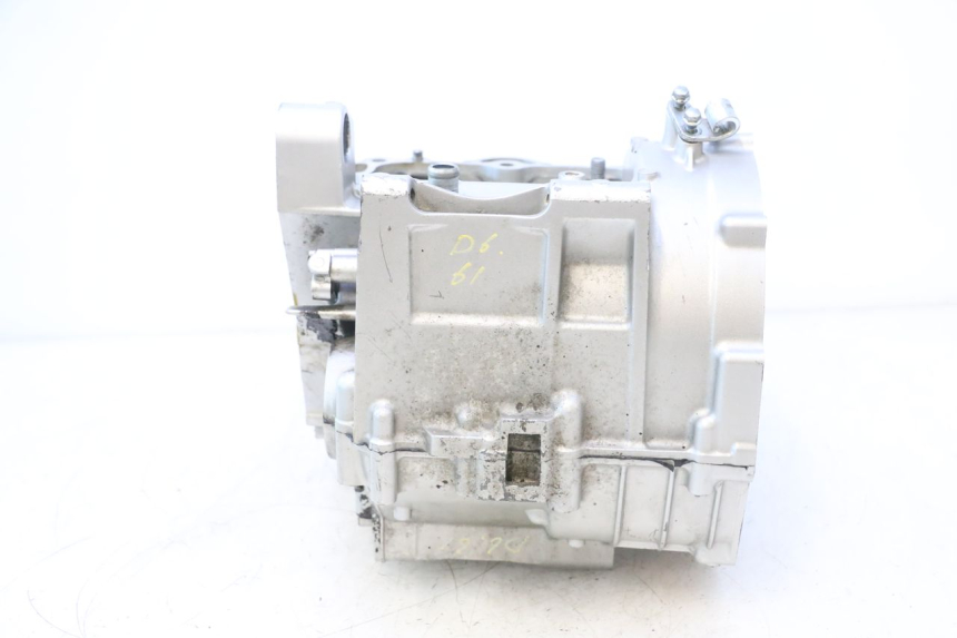 photo de CARTER MOTORE KAWASAKI ER-6 ER6 N 650 (2005 - 2009) - Caratteristiche distintive