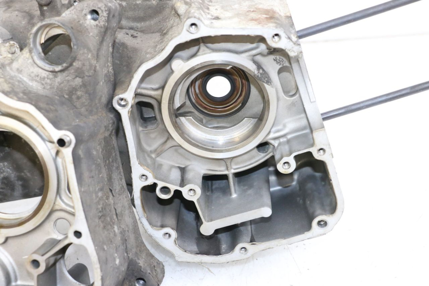 photo de CARTER MOTORE INFERIORE HONDA FES S-WING SWING ABS 125 (2007 - 2015) - Foto prodotto supplementare