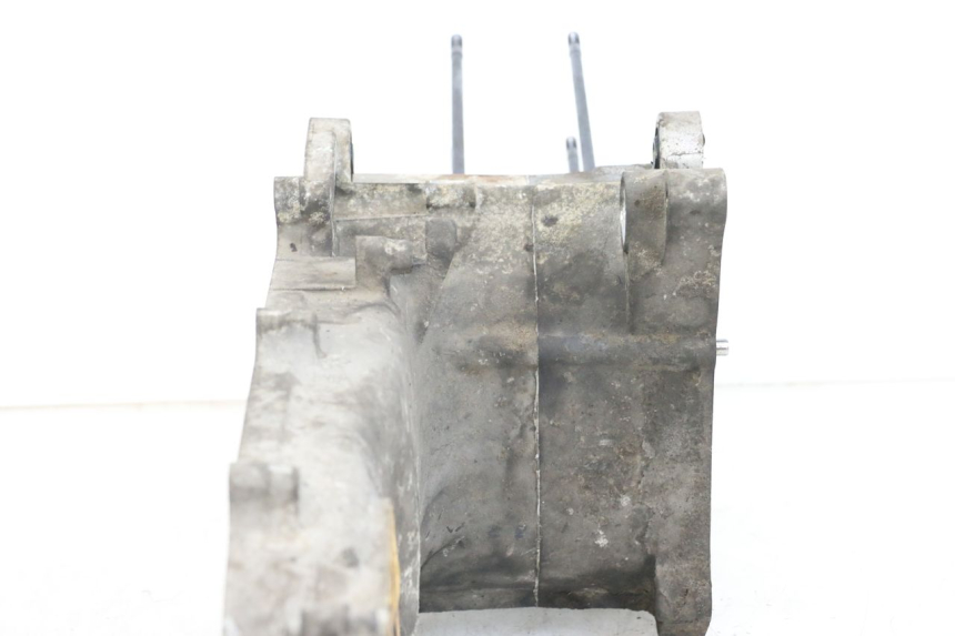 photo de CARTER MOTORE INFERIORE HONDA FES S-WING SWING ABS 125 (2007 - 2015) - Altra angolazione