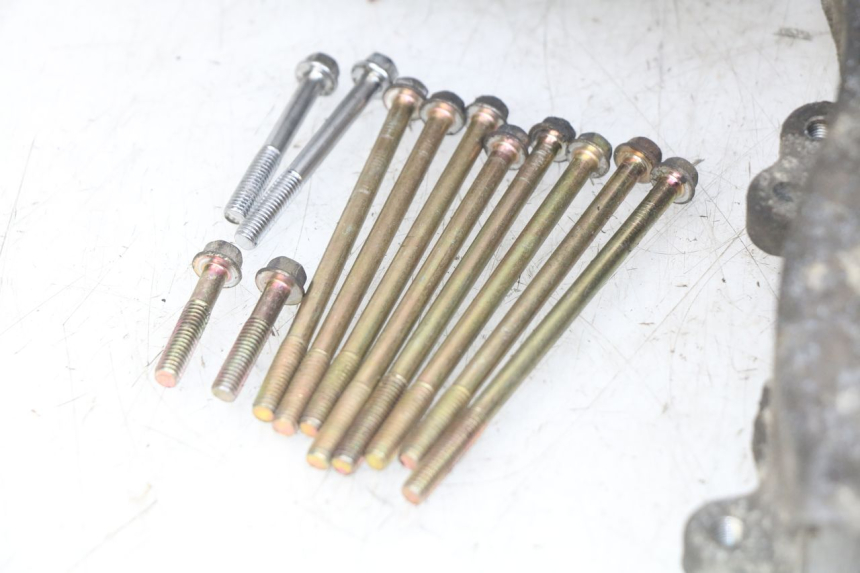 photo de CARTER BAS MOTEUR SYM FIDDLE 3 III 125 (2014 - 2020) - Ispezione visiva dettagliata