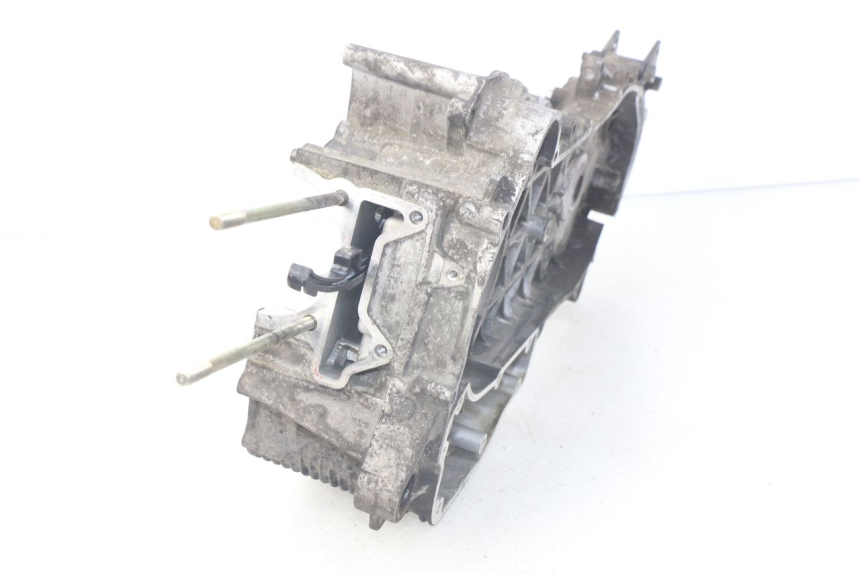 photo de CARTER MOTORE INFERIORE PIAGGIO FLY 125 (2005 - 2012) - Caratteristiche distintive