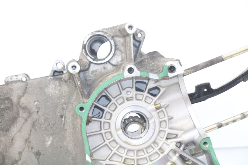 photo de CARTER MOTORE INFERIORE PIAGGIO FLY 125 (2005 - 2012) - Stato della superficie e materiale