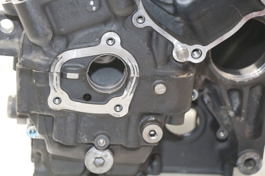 photo de CARTER MOTORE INFERIORE YAMAHA FZ8 800 (2010 - 2016) - Dettagli dei punti di fissaggio