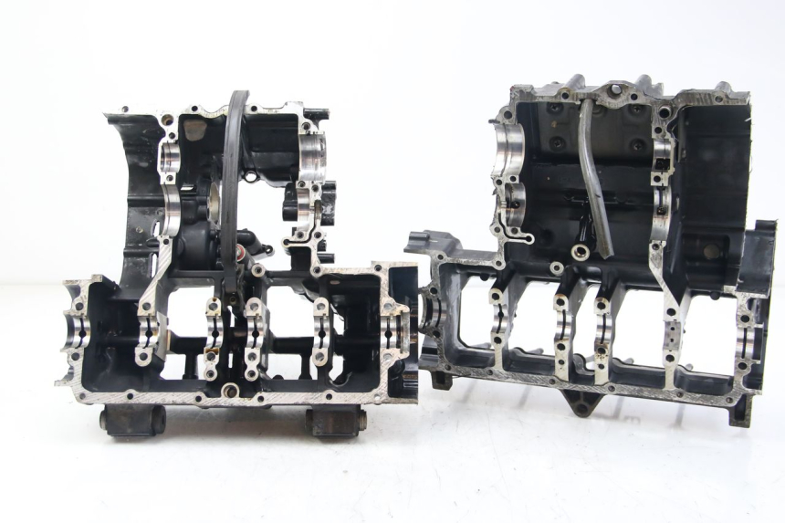 photo de CARTER MOTORE INFERIORE YAMAHA FZS FAZER 600 (2001 - 2003) - Dettagli dei punti di fissaggio