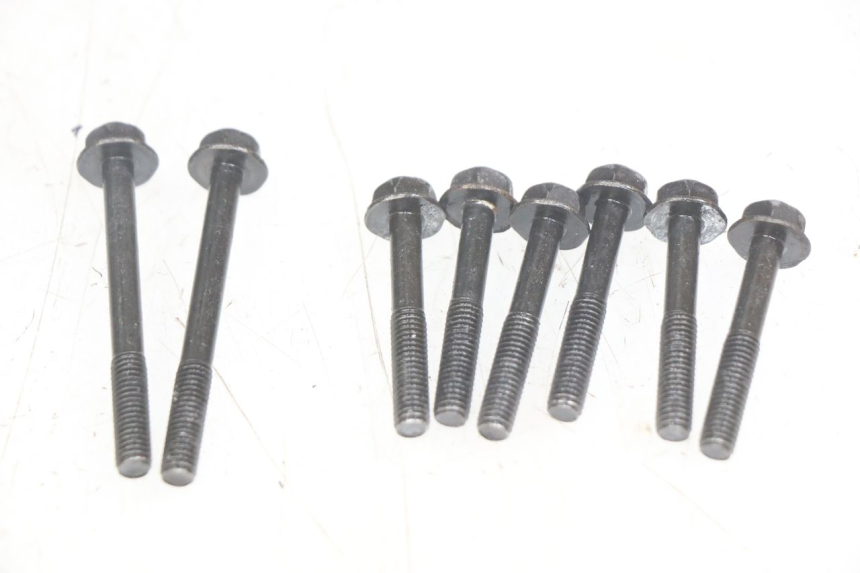 photo de CARTER BAS MOTEUR YAMAHA FZS FAZER 600 (1998 - 2001) - Dettagli dei punti di fissaggio