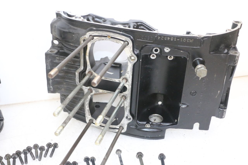 photo de CARTER MOTORE SUZUKI GS GSE 500 (2001 - 2003) - Caratteristiche distintive