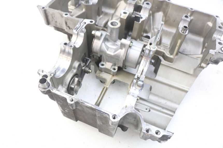 photo de CARTER BAS MOTORE SUZUKI GSF S BANDIT 600 (2000 - 2004) - Marcature e riferimenti originali