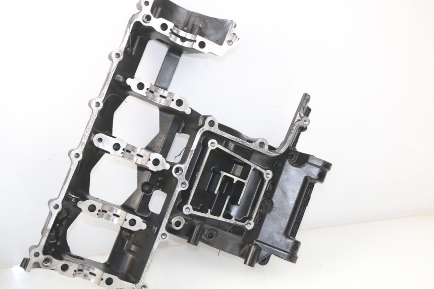 photo de CARTER MOTORE INFERIORE SUZUKI GSR 600 (2005 - 2012) - Ispezione visiva dettagliata