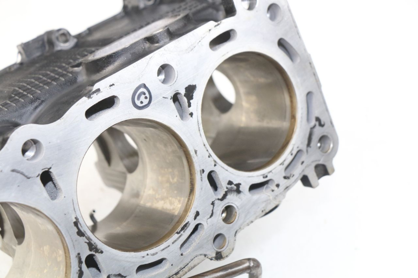 photo de CARTER MOTORE INFERIORE SUZUKI GSR 600 (2005 - 2012) - Angolazione alternativa