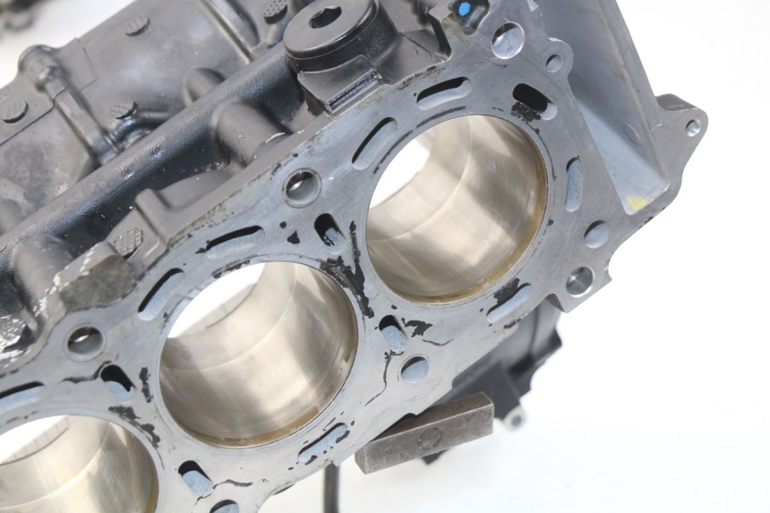 photo de CARTER MOTORE INFERIORE SUZUKI GSR 600 (2005 - 2012) - Vista principale