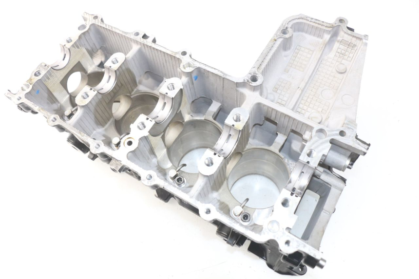 photo de CARTER MOTORE INFERIORE SUZUKI GSR 600 (2005 - 2012) - Zoom sullo stato d'uso