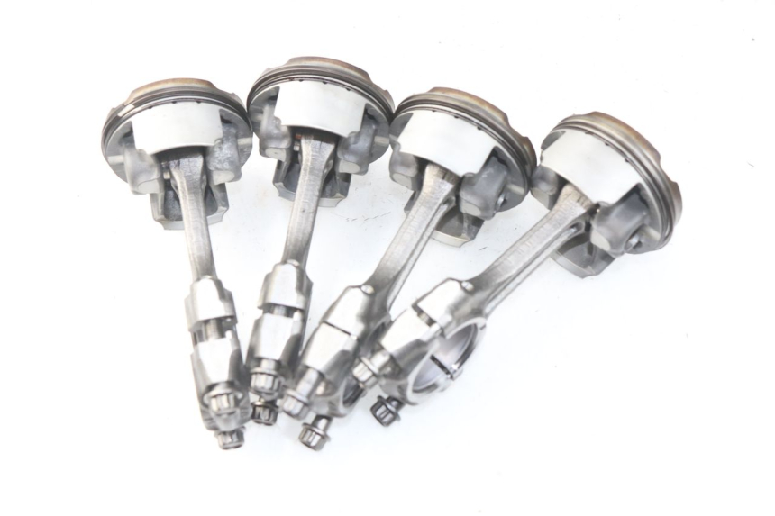 photo de CARTER MOTORE INFERIORE SUZUKI GSR 600 (2005 - 2012) - Primo piano tecnico