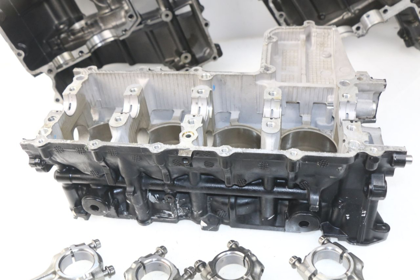 photo de CARTER MOTORE INFERIORE SUZUKI GSR 600 (2005 - 2012) - Ricambio usato controllato