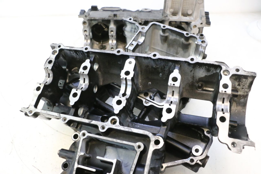 photo de CARTER MOTORE INFERIORE SUZUKI GSR 600 (2005 - 2012) - Altra vista dell'articolo