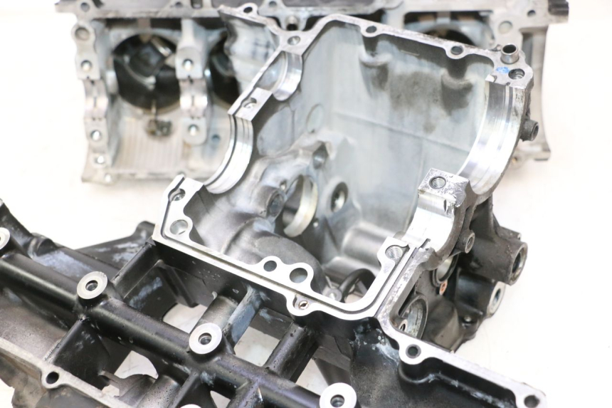 photo de CARTER MOTORE INFERIORE SUZUKI GSR 600 (2005 - 2012) - Primo piano ad alta risoluzione