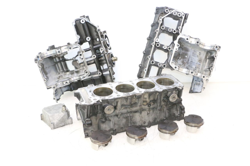 photo de CARTER MOTORE INFERIORE SUZUKI GSR 600 (2005 - 2012) - Dettagli dei punti di fissaggio