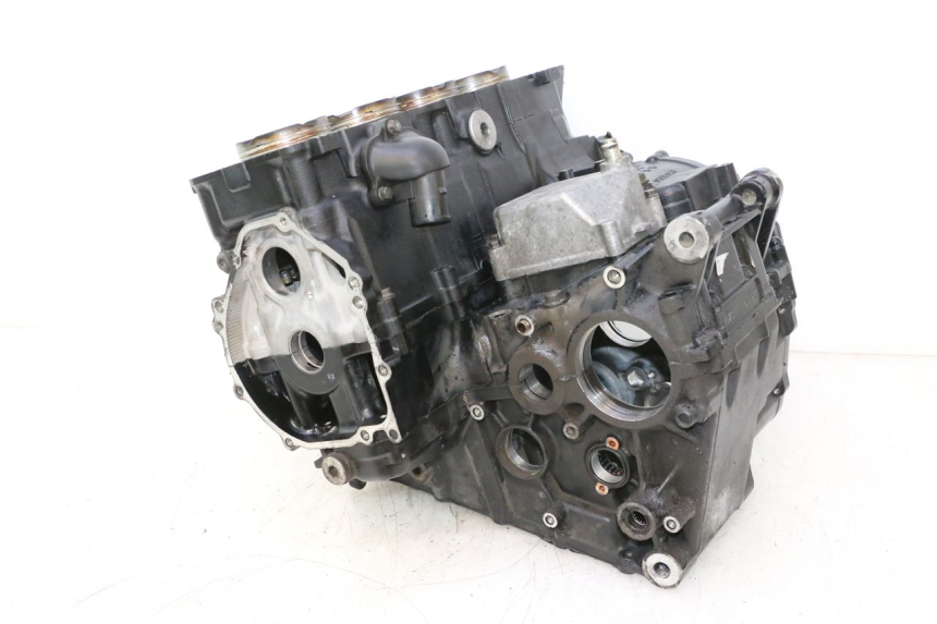 photo de CARTER MOTORE INFERIORE SUZUKI GSR 600 (2005 - 2012) - Primo piano tecnico