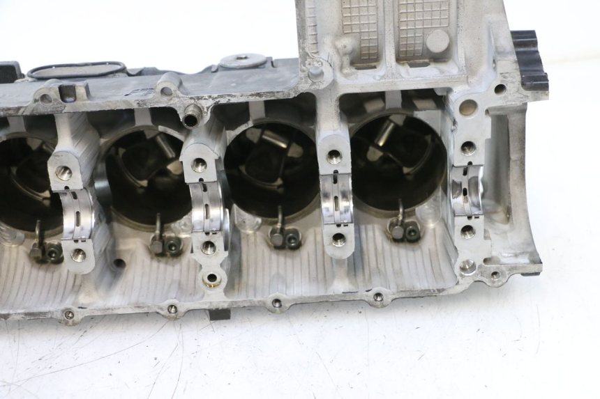 photo de CARTER MOTORE INFERIORE SUZUKI GSR 600 (2005 - 2012) - Ricambio usato controllato
