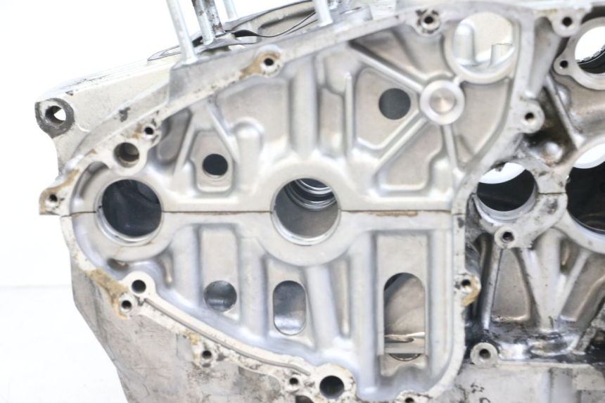 photo de CARTER MOTORE SUZUKI GSX E 250 (1982 - 1983) - Altra vista dell'articolo