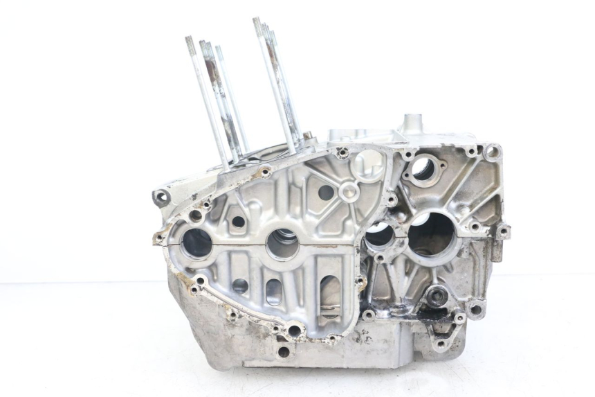 photo de CARTER MOTORE SUZUKI GSX E 250 (1982 - 1983) - Caratteristiche distintive