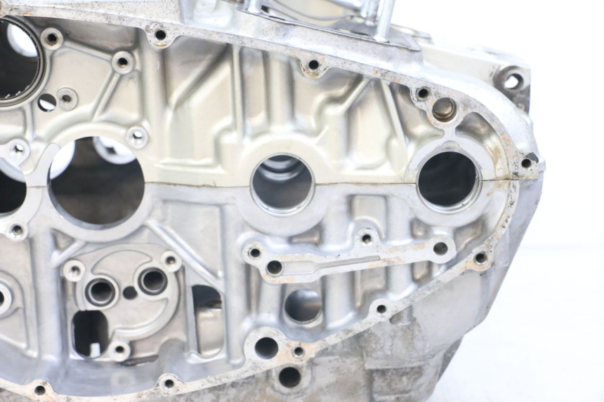 photo de CARTER MOTORE SUZUKI GSX E 250 (1982 - 1983) - Stato della superficie e materiale