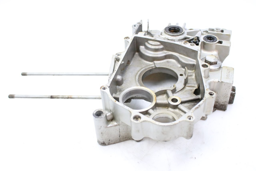 photo de CARTER BAS MOTEUR SYM HUSKY 125 (1999 - 2005) - Dettagli dei punti di fissaggio