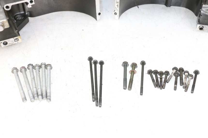 photo de CARTER MOTORE KAWASAKI GTR 1000 (1994 - 2004) - Ispezione visiva dettagliata