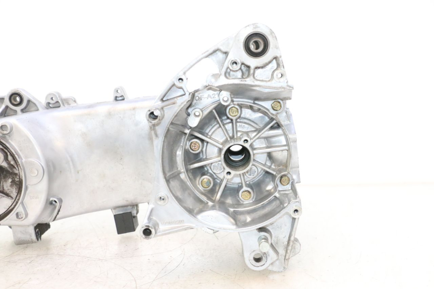 photo de CARTER MOTORE PEUGEOT KISBEE 2T 50 (2018 - 2022) - Zoom sui componenti