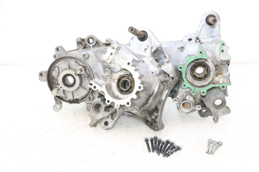 photo de CARTER BAS MOTORE PEUGEOT KISBEE 2T 50 (2010 - 2017) - Dettagli dei punti di fissaggio