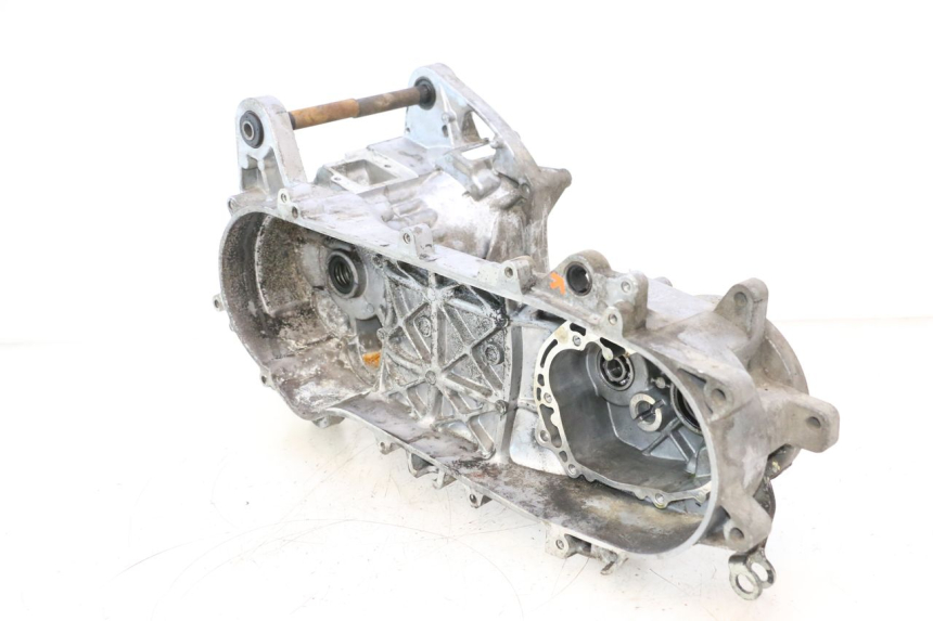 photo de CARTER BAS MOTORE PEUGEOT KISBEE 2T 50 (2010 - 2017) - Stato della superficie e materiale