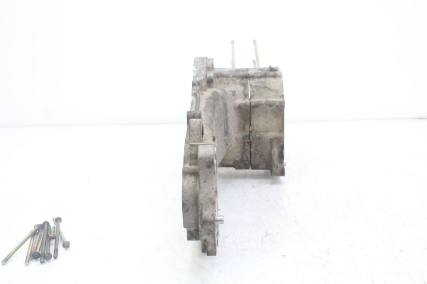 photo de CARTER BAS MOTEUR PEUGEOT KISBEE 4T 50 (2010 - 2017) - Dettagli dei punti di fissaggio