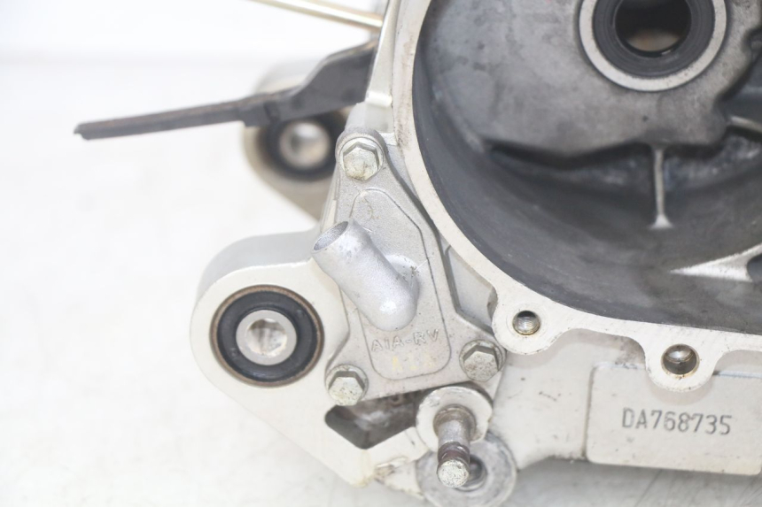 photo de CARTER BAS MOTEUR SYM MIO 50 (2011 - 2017) - Dettagli dei punti di fissaggio