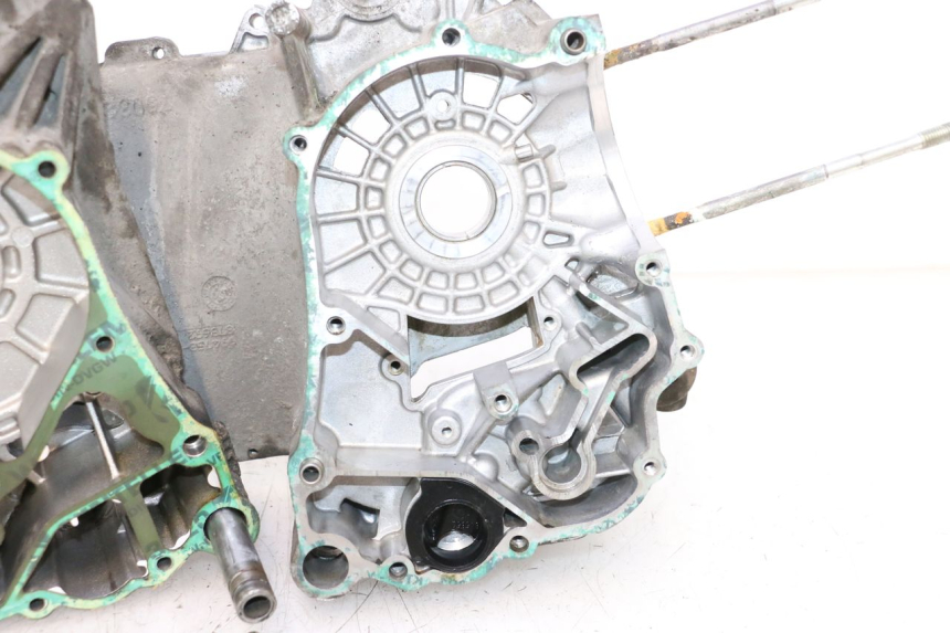photo de CARTER MOTORE PIAGGIO MP3 LT 300 (2010 - 2016) - Altra angolazione