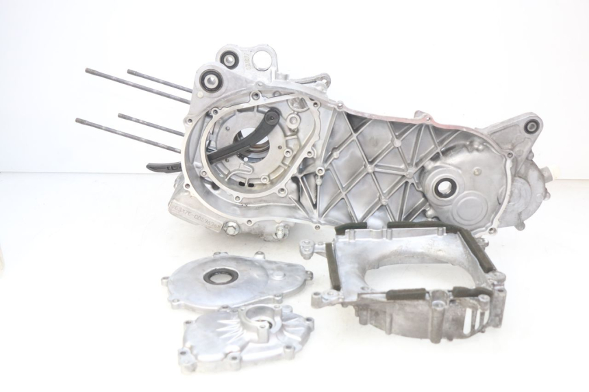 photo de CARTER MOTORE INFERIORE YAMAHA N-MAX NMAX 125 (2017 - 2020) - Vista principale