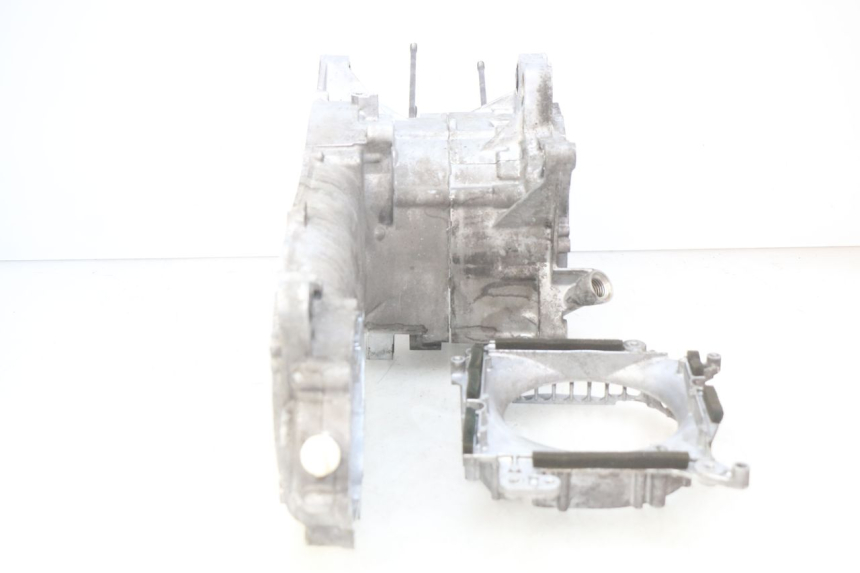 photo de CARTER MOTORE INFERIORE YAMAHA N-MAX NMAX 125 (2017 - 2020) - Altra vista dell'articolo