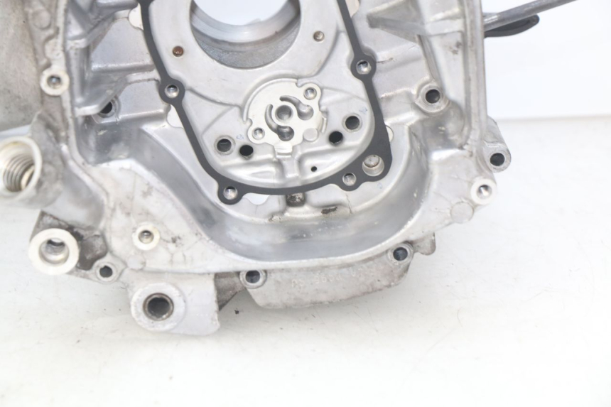 photo de CARTER MOTORE INFERIORE YAMAHA N-MAX NMAX 125 (2017 - 2020) - Primo piano ad alta risoluzione