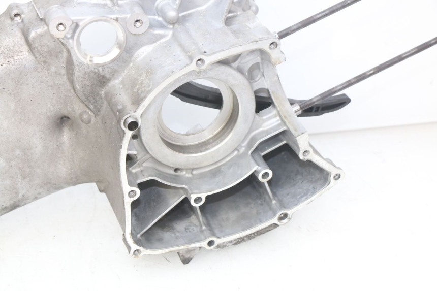 photo de CARTER MOTORE INFERIORE YAMAHA N-MAX NMAX 125 (2017 - 2020) - Focus sulla struttura