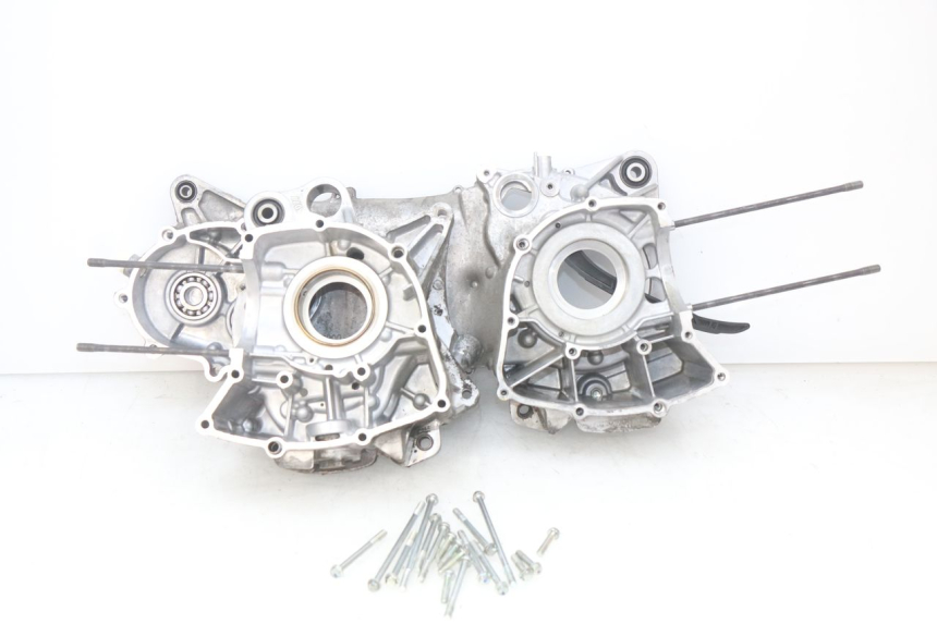 photo de CARTER MOTORE INFERIORE YAMAHA N-MAX NMAX 125 (2017 - 2020) - Panoramica del profilo