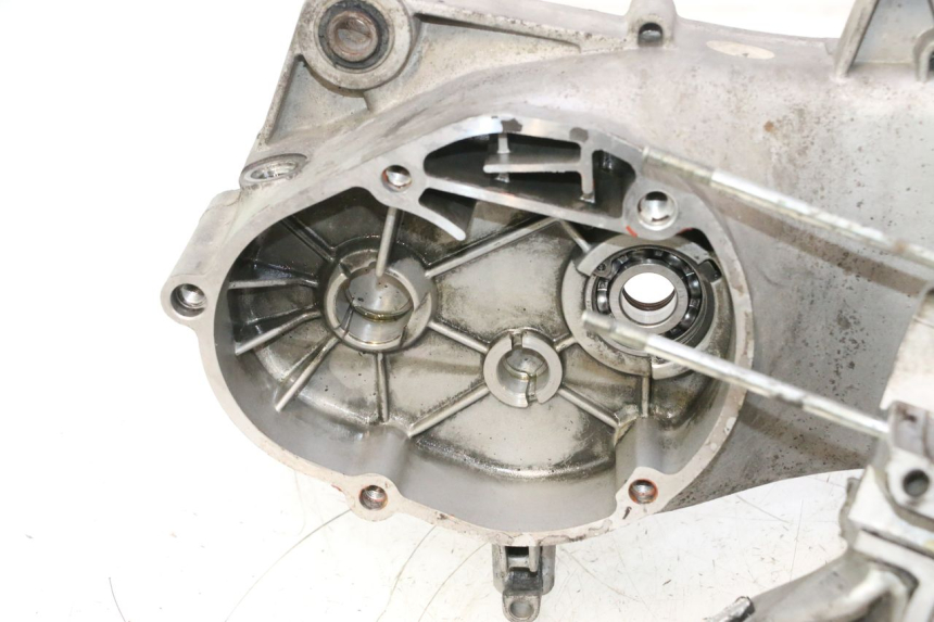 photo de CARTER BAS MOTEUR PIAGGIO NEW TYPHOON 50 (2018 - 2021) - Angolazione alternativa