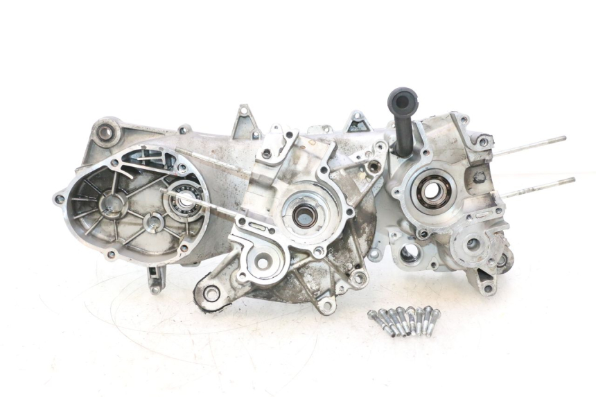 photo de CARTER BAS MOTEUR PIAGGIO NEW TYPHOON 50 (2018 - 2021) - Vista principale