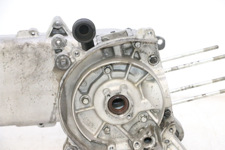 photo de CARTER BAS MOTEUR PIAGGIO NEW TYPHOON 50 (2018 - 2021) - Stato della superficie e materiale