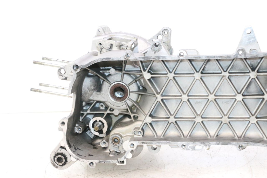 photo de CARTER BAS MOTEUR PIAGGIO NEW TYPHOON 50 (2018 - 2021) - Altra vista dell'articolo