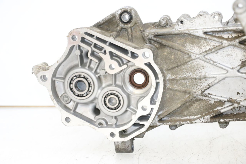 photo de CARTER MOTORE INFERIORE SYM ORBIT 2 50 (2008 - 2014) - Angolazione alternativa