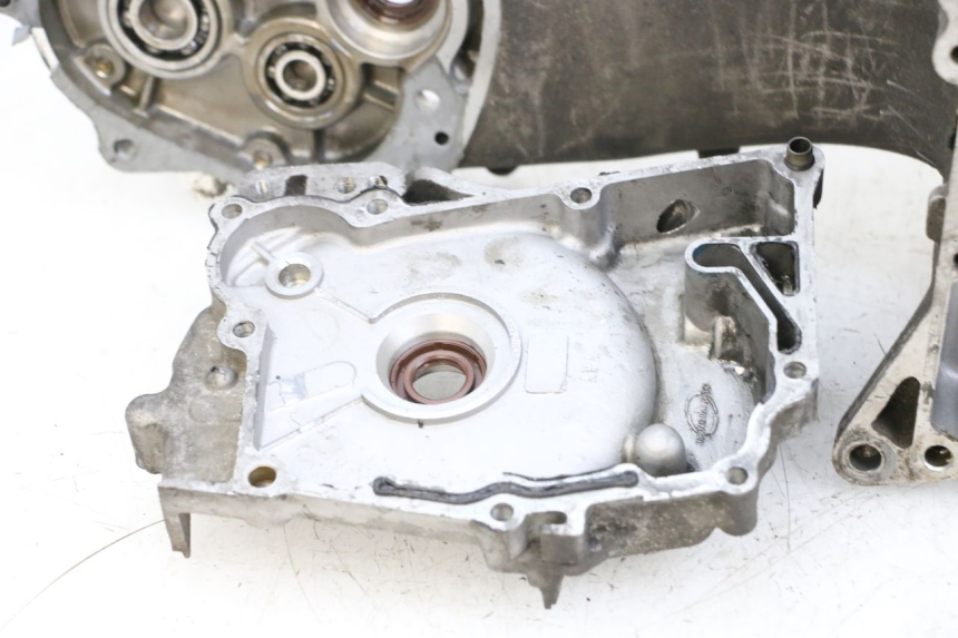 photo de CARTER BAS MOTORE SYM ORBIT III 3 4T 50 (2018 - 2021) - Angolazione alternativa