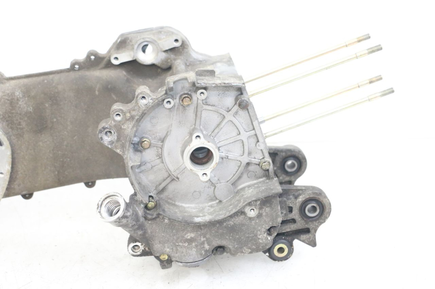 photo de CARTER MOTORE INFERIORE SYM ORBIT 50 (2008 - 2010) - Primo piano tecnico