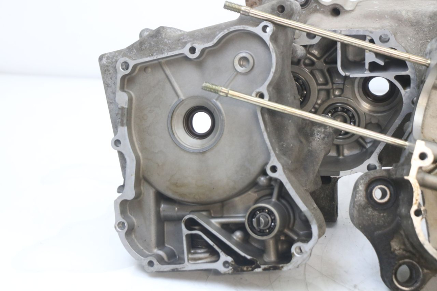 photo de CARTER MOTORE PEUGEOT BELVILLE 125 (2017 - 2021) - Dettagli dei punti di fissaggio