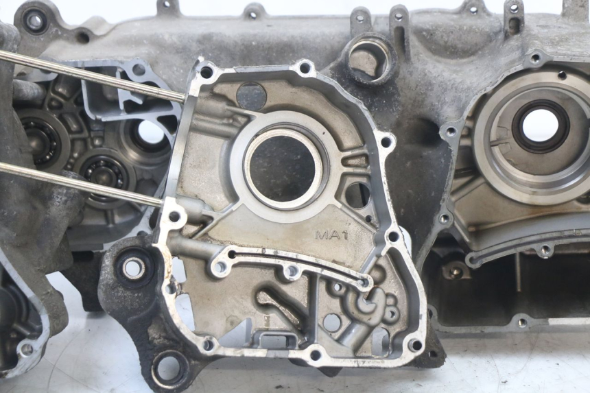 photo de CARTER MOTORE PEUGEOT BELVILLE 125 (2017 - 2021) - Stato della superficie e materiale