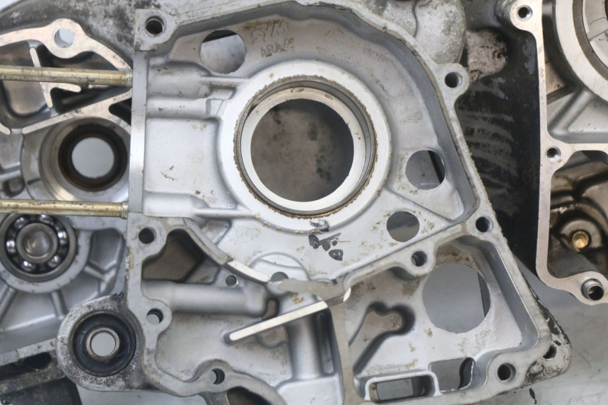 photo de CARTER MOTORE PEUGEOT DJANGO 125 (2014 - 2017) - Stato della superficie e materiale