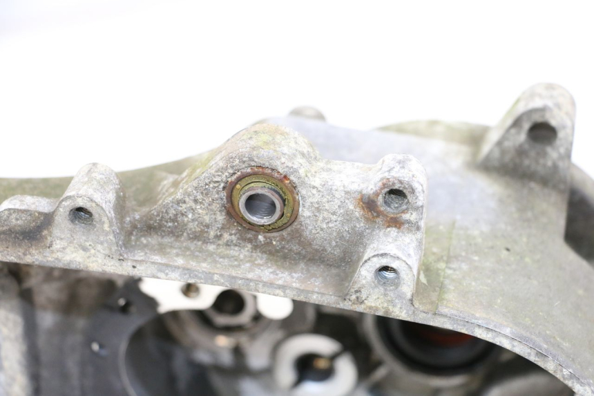 photo de CARTER BAS MOTORE PEUGEOT LUDIX 50 (2008 - 2017) - Dettagli dei punti di fissaggio