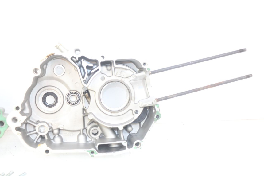 photo de CARTER MOTORE INF. YCF PILOT 125 - Panoramica del profilo